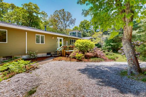 Monument Beach Casa | Bourne Glen
