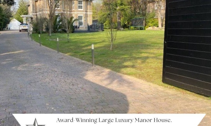 Bournemouth Casa | BOURNECOAST: AMAZING MANOR HOUSE WITH POOL/SPA NEAR BOURNEMOUTH CENTRE - HB8399