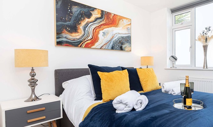 Southbourne Apartamento | BOURNECOAST: NEAR BEACH AND RIVER, MODERN APARTMENT WITH SKY TV PACKAGE - FM6102