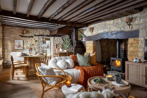 Bourton Casa | Bourton Scandi Chic Authentic Cottage