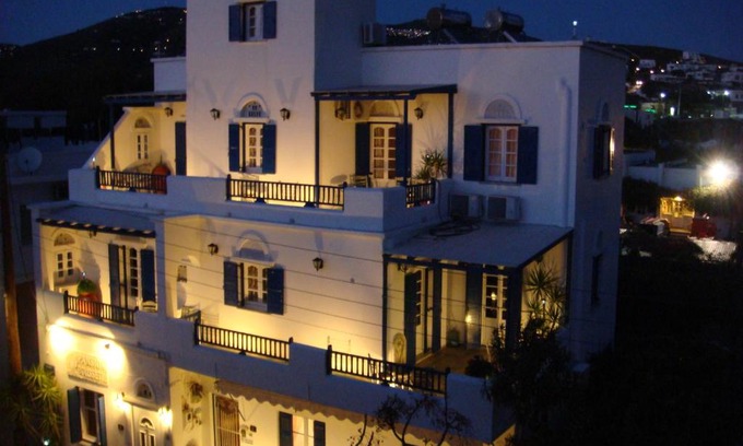 Tinos Town Apartamento | Boussetil Rooms CapAnMat