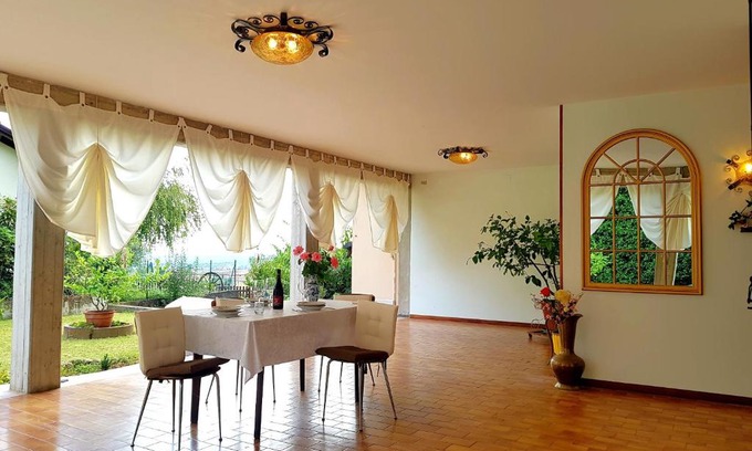 San Pietro in Cariano Apartamento | Boutique Apartment Home in Verona - Valpolicella - Big Terrace and Garden, Balcony and Garage - Hide in Hedonism