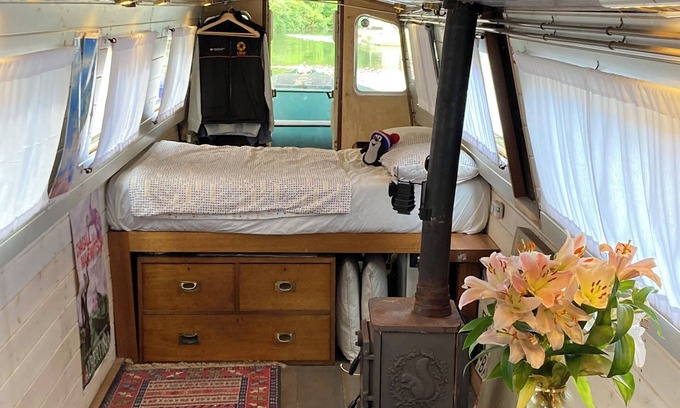 Somers Town Alquiler De Eote | Boutique boat stay offering romantic accommodation in Central London.