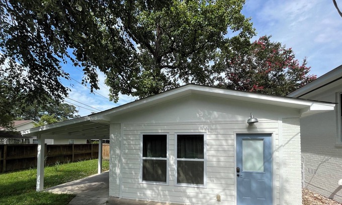 Cayce Casa | Boutique Bungalow close to USC/Ft. Jackson