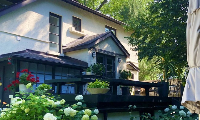 Mineola Casa | Boutique Character Home plus Apartment
