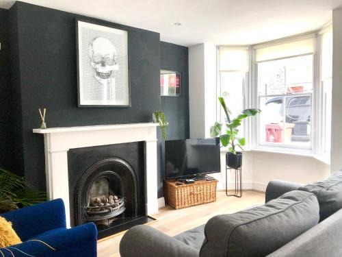 Chichester Casa | Boutique City Centre Home