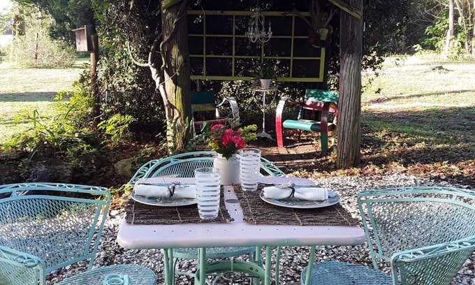 Dade City Cabaña | Boutique Cottage Clean & Centrally Located!