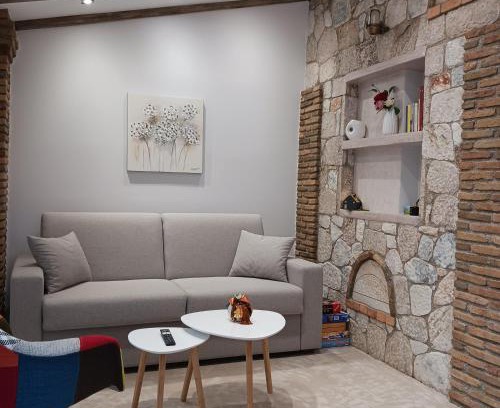 Kouvaras Apartamento | Boutique Eptalofos 15min from airport and sea
