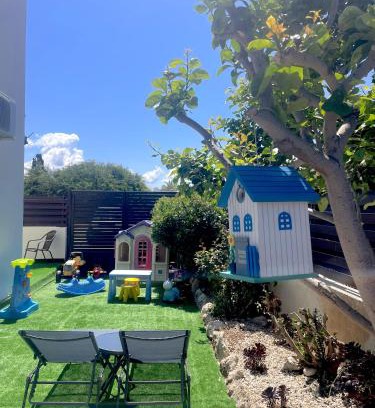 Chlorakas Villa | Boutique Family Design Villa near Sea