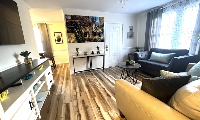 Southbank Casa | Boutique Home in Jax City