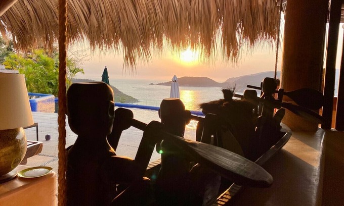 Playa Las Gatas Casa | Casa boutique en la bahía de Zihuatanejo, a pocos pasos de la playa.