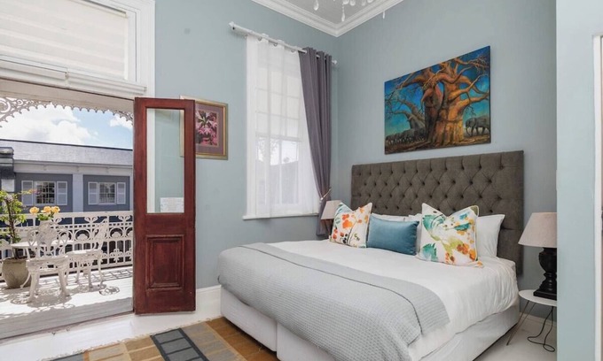 Simon's Town Apartamento | Boutique Hotel Balcony Room in Coastal Navy Town