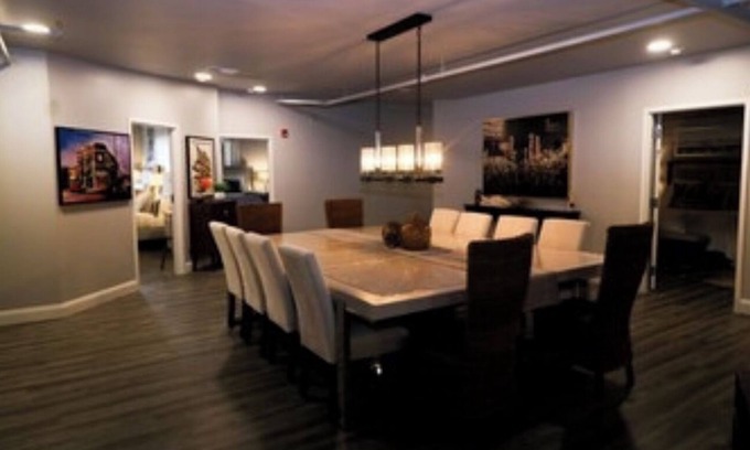 Seneca Cama Y Desayuno | Boutique hotel in historic downtown Seneca. Room #2 Owners Suite. Q/K combo.