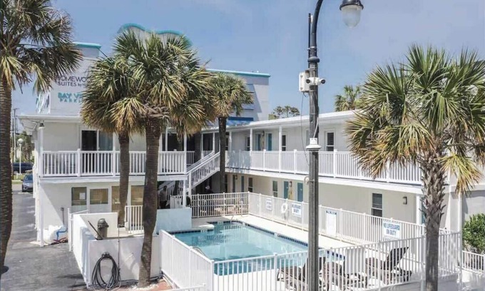 Downtown Myrtle Beach Apartamento | Boutique on the beach, Studio #110 + Pool