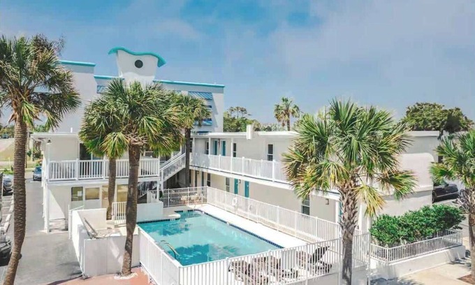 Downtown Myrtle Beach Apartamento | Boutique on the beach, Studio #122 + Pool