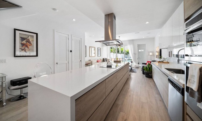 Coral Way Villa | boutique stay for 22 guests