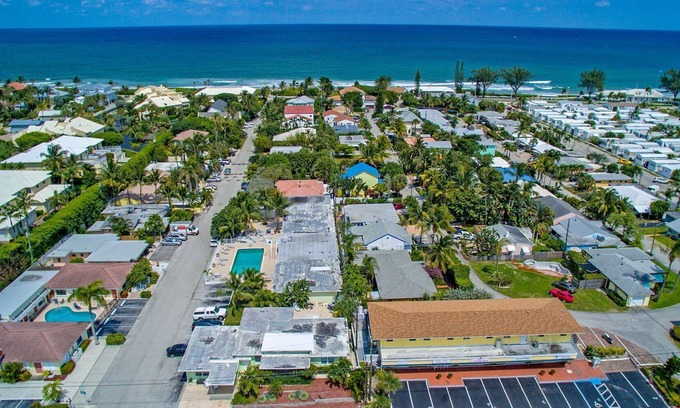 Ocean Ridge Apartamento | Apartamento de estilo boutique en una ubicación de ensueño con piscina a 200 metros de la playa R