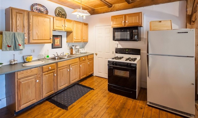 Naples Cabaña | Bove Cottage 2-limit 6 2 Bedroom Cottage by RedAwning