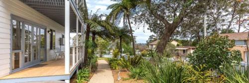 Hyams Beach Casa | Bowen View - pet-friendly home near Hyams Beach