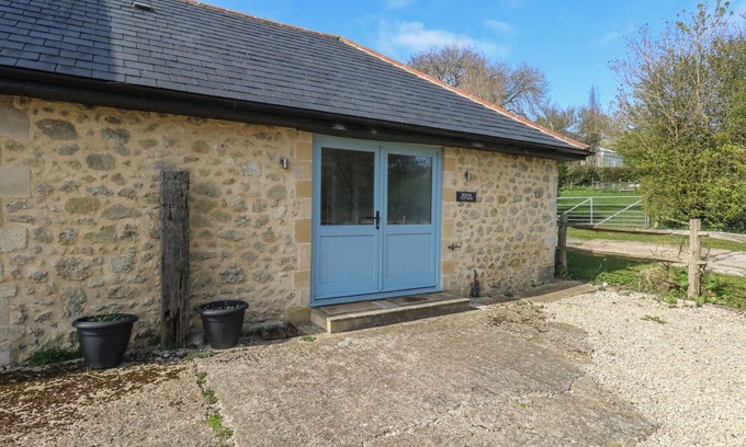 West Compton Cabaña | BOWER COTTAGE, pet friendly, character holiday cottage in Beaminster