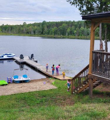 Faraday Casa | BowLakeHouse - Lakefront Cottage with Beach