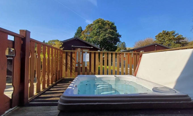 Troutbeck Cabina | Bowness Lodge - a holiday lodge that sleeps 4 guests in 2 bedrooms