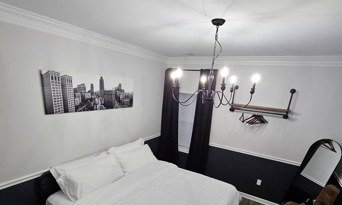 Holly Apartamento | Boxcar Bunker - Downtown living at its finest