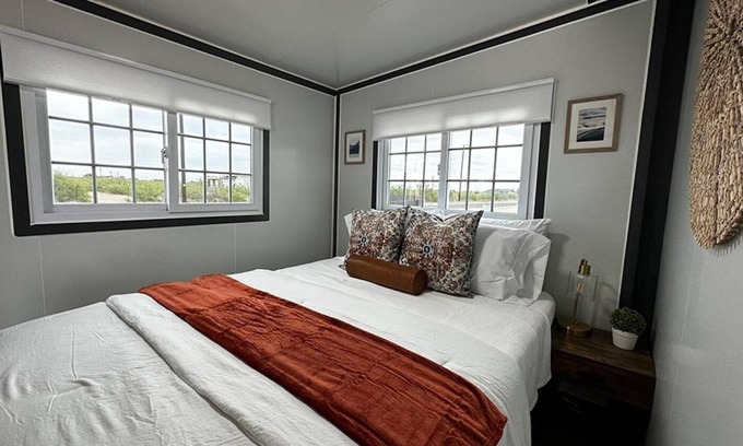 Monahans Apartamento | BoxHouse Villages Monahans, Queen Bed