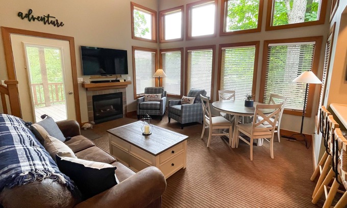 Boyne Falls Condominio | Boyne Mountain, Disciples Ridge Condo, Sleeps 18