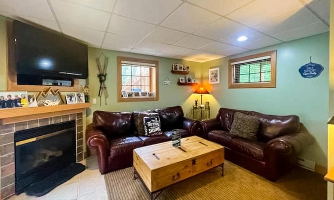 Boyne Falls Apartamento | Boyne Mountain Getaway, Unit B