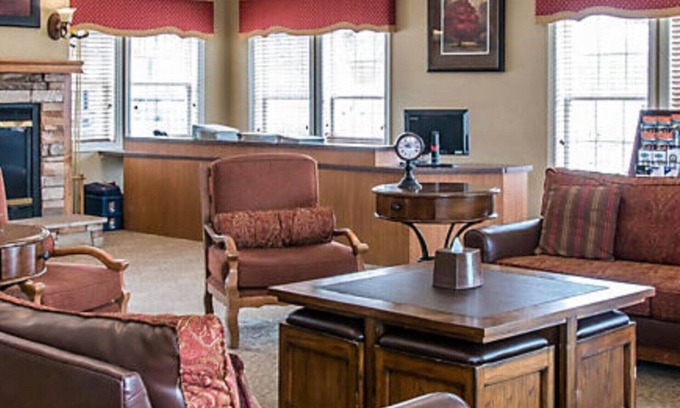 Boyne Falls Villa | Boyne Mountain Luxury 1 BR Full Kitchen Condo (B1)