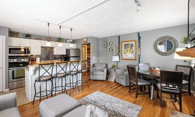 Boyne Falls Condominio | Boyne Mountain Year Round Lodge sleeping 11