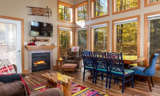 Boyne Falls Casa | Boyne Mountain Disciples Village Ski-In / Ski-Out, Golf Luxury Escape