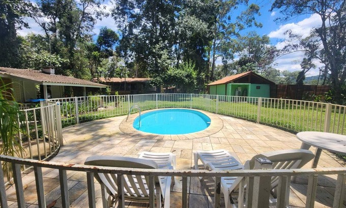 Itapecerica da Serra Chalet De Esquí | Orchid Chalet with Jacuzzi, swimming pool, fireplace, bonfire, private backyard