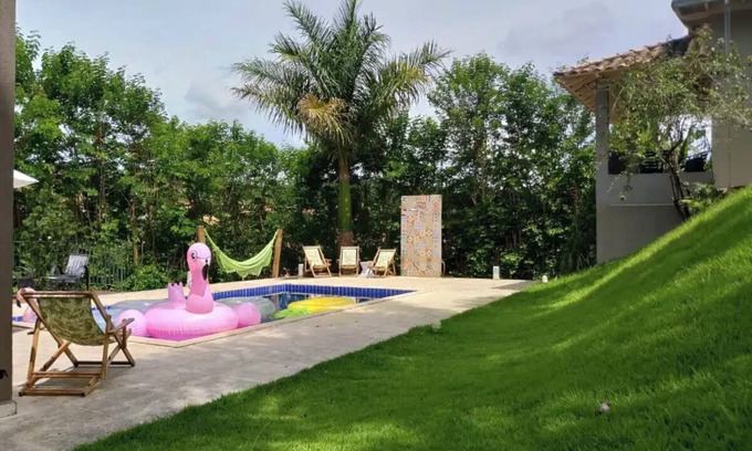 Juiz de Fora Casa | Casa linda e completa com piscina, sauna, muito verde, segurança e relaxante.