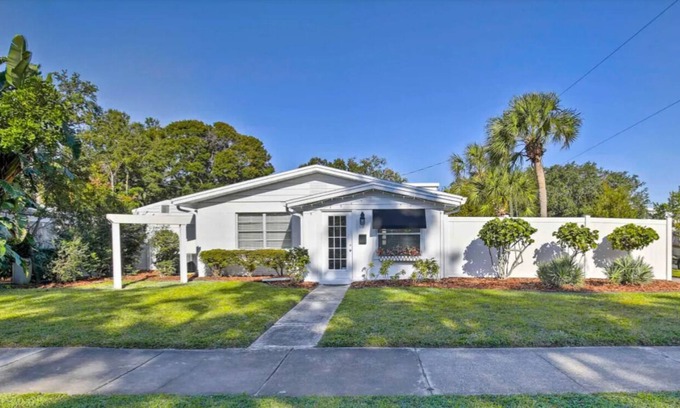 Davis Islands Casa | Bracing Island Paradise W/ Lovely Patio