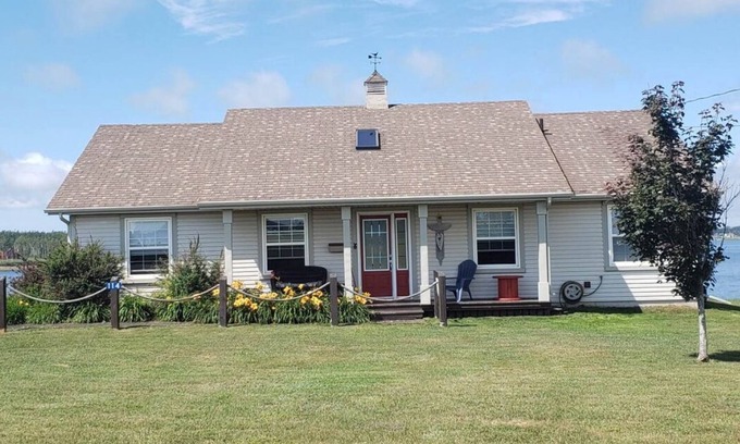 Brackley Beach Casa | Brackley Bay Beach House/Water Front/Location/Summer 2025