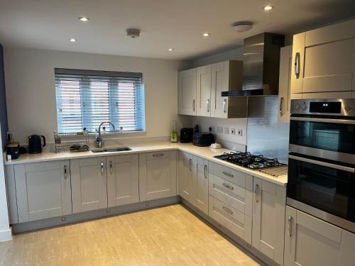 Brackley Casa | Brackley near Silverstone Grand Prix 3 double bed family home