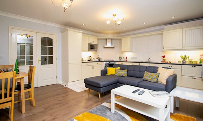 Bracknell Apartamento | Bracknell Spacious Ground Floor Apartment