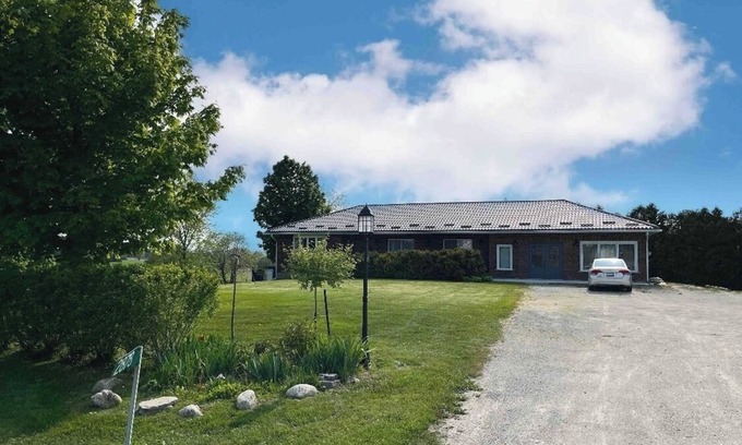 Bradford West Gwillimbury Casa | Bradford Ontario spacious modern farmhouse main floor