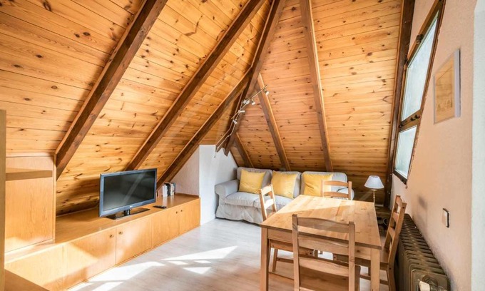 Garos Apartamento | Brahets by SeaMount Rentals