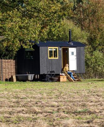 Woodbridge Otro | 'Bramley' Hut on private farm