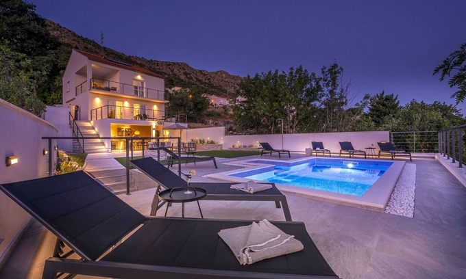 Zupa dubrovacka Villa | Brand Modern Villa Maris with pool and hot tub