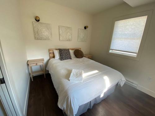 North Central Edmonton Apartamento | Brand New 1 Br 1 Bath Close To All Walkable