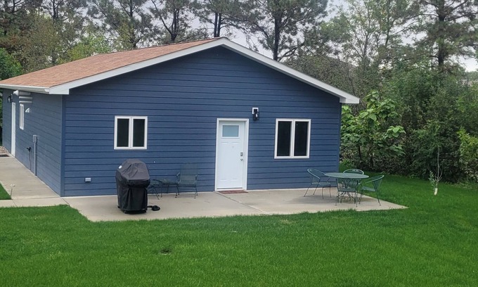 Mahto Cabina | Brand New 2-bedroom getaway cabin located a half mile from Mobridge