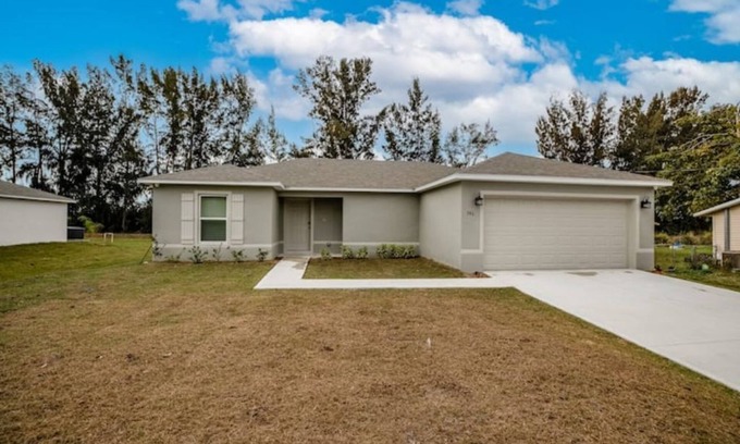Port Malabar Casa | Brand New 2022 Home in Palm Bay. Short drive to beaches!