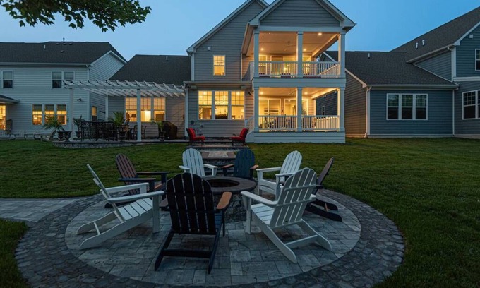 Bayside Casa | Brand New 2023 Luxury Waterfront Home w private Boat Dock, Community Indoor/Outdoor Pools
