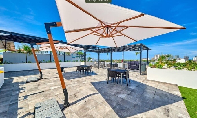 Díaz Ordaz Apartamento | Brand New 2BR Apt - Infinity Pool - Versalles