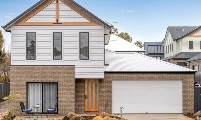 Beechworth Casa | Brand new 3 bed townhouse, walk to town!