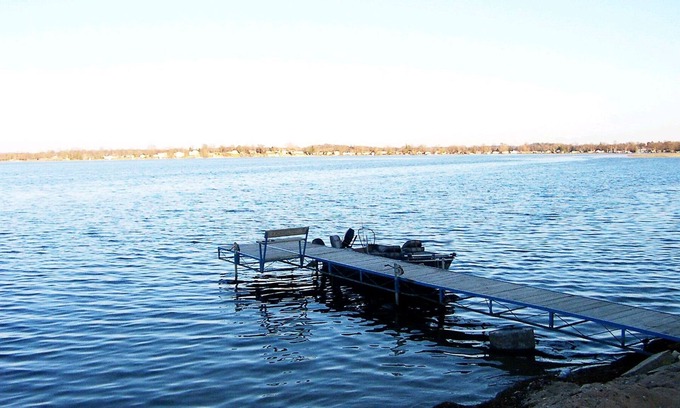 Detroit Lakes Cabina | Brand New 3-bedroom cabin on charming Detroit Lake with AC, WiFi. Enjoy nature